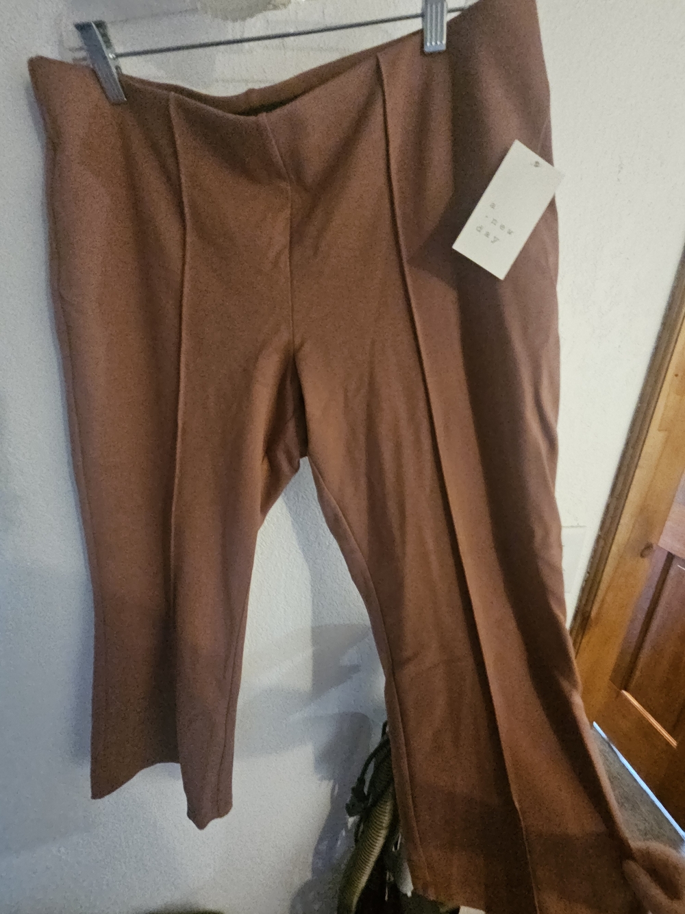 Wide-Leg Cropped Pants NWT XL